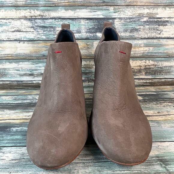 Ellen Degeneres Mahoney Chelsea Bootie Womens 10M Gray Leather High Heel Ladies - Picture 3 of 12